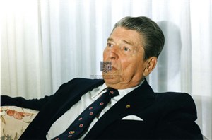 Image description is not available for 1992.182